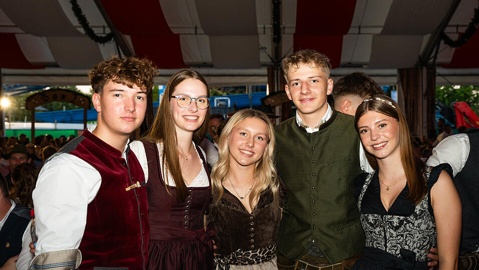 Die Partybilder vom Freitag, 14. August, aus dem Festzelt Greindl. Die Partybilder vom Freitag, 14. August, aus dem Festzelt Greindl.