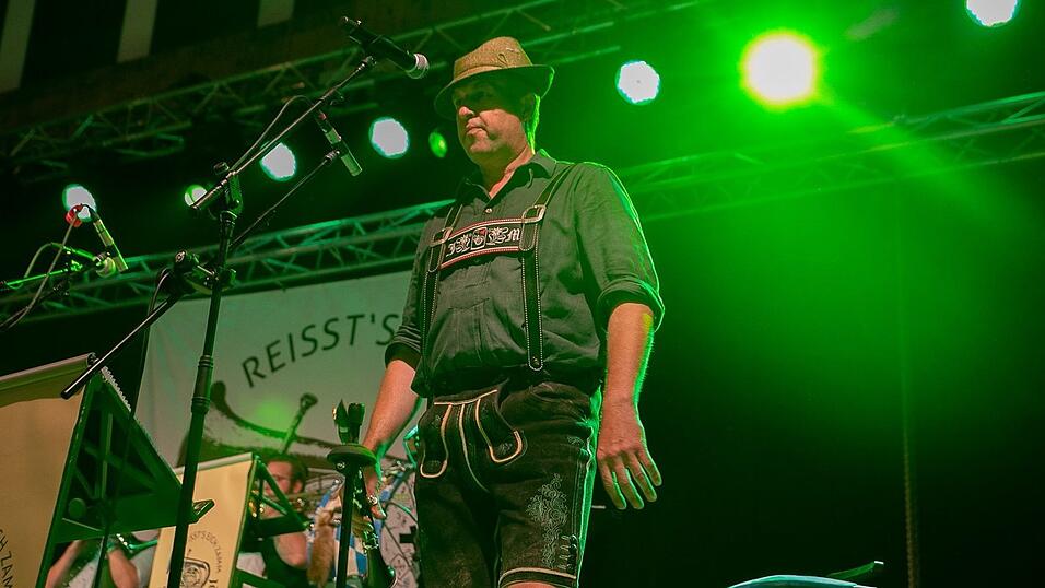 Am Dienstag spielte der Menzl im Festzelt Weckmann auf. Diese Blasmusikfreunde waren mit dabei.