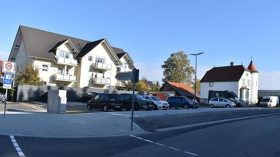 Die Situation mit den wartenden Schulbussen warf in der Gemeinderatssitzung Fragen auf. Die Situation mit den wartenden Schulbussen warf in der Gemeinderatssitzung Fragen auf.