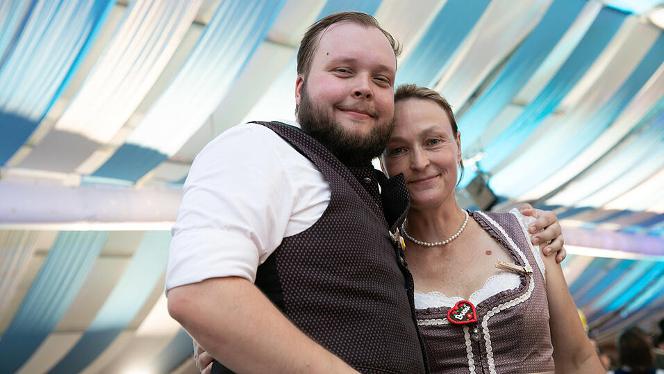 Die Partybilder vom Samstag, 16. August, aus dem Festzelt Wenisch. Die Partybilder vom Samstag, 16. August, aus dem Festzelt Wenisch.