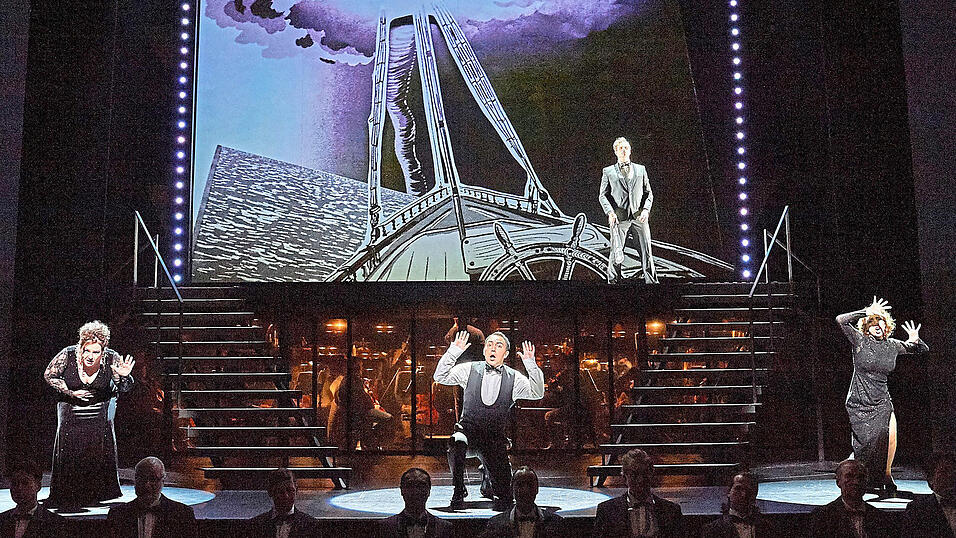 Live-Illustrationen auf der Leinwand und konzertant agierende Sänger: 'Candide' in Regensburg Live-Illustrationen auf der Leinwand und konzertant agierende Sänger: 'Candide' in Regensburg