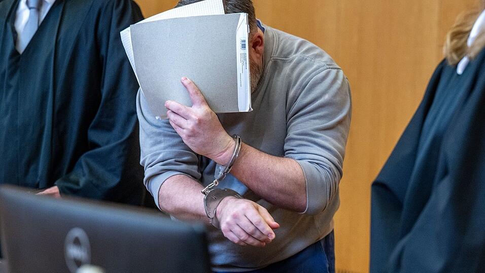 Im Mordprozess um den Tod einer dreifachen Mutter ist vor dem Landgericht Landshut das Urteil gesprochen worden. (Archivbild) Im Mordprozess um den Tod einer dreifachen Mutter ist vor dem Landgericht Landshut das Urteil gesprochen worden. (Archivbild)