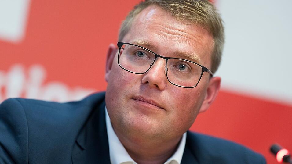 Klausur auf Rädern: Vier Tage ist Holger Grießhammer mit seiner SPD-Fraktion durch Bayern gereist. (Archivbild) Klausur auf Rädern: Vier Tage ist Holger Grießhammer mit seiner SPD-Fraktion durch Bayern gereist. (Archivbild)