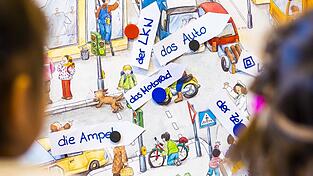 Sprache ist der Schlüssel nicht nur für die weitere Schullaufbahn, sondern auch das soziale Miteinander. Sprache ist der Schlüssel nicht nur für die weitere Schullaufbahn, sondern auch das soziale Miteinander.