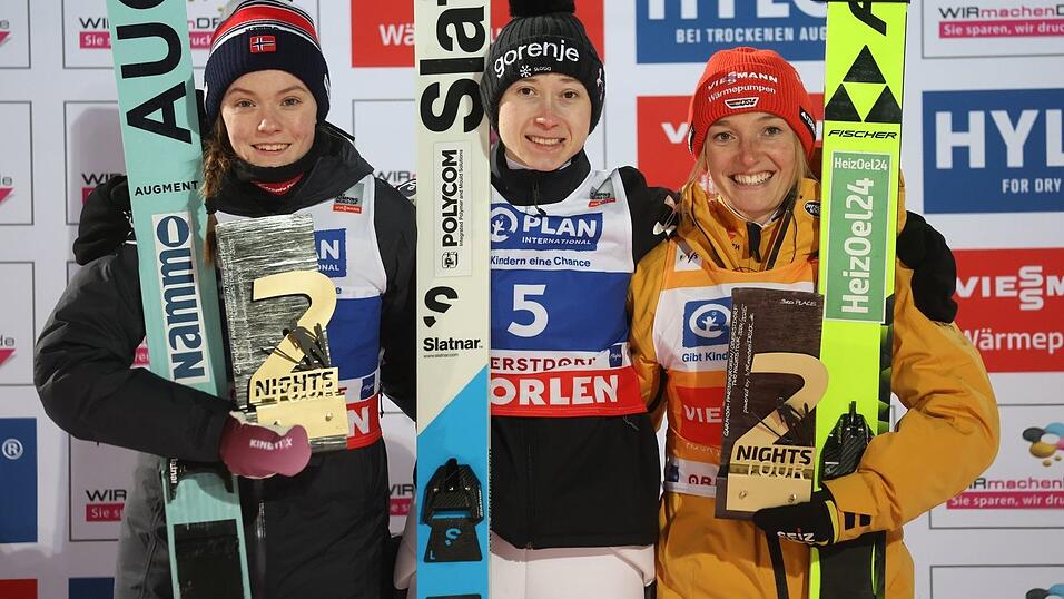 Bis jetzt gibt es nur die Two-Nights-Tour mit Springen in Garmisch-Partenkirchen und Oberstdorf für die Frauen. (Archivfoto) Bis jetzt gibt es nur die Two-Nights-Tour mit Springen in Garmisch-Partenkirchen und Oberstdorf für die Frauen. (Archivfoto)