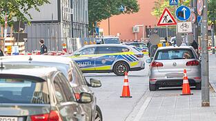 Nach einer Brandattacke auf eine Baustelle sind zwei Verdächtige gefasst worden. Nach einer Brandattacke auf eine Baustelle sind zwei Verdächtige gefasst worden.