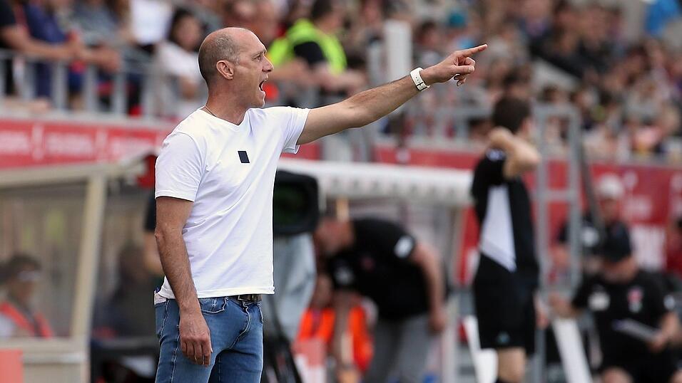 Trainer Joe Enochs muss sich zum Trainingsstart auf zahlreiche neue Gesichter einstellen.