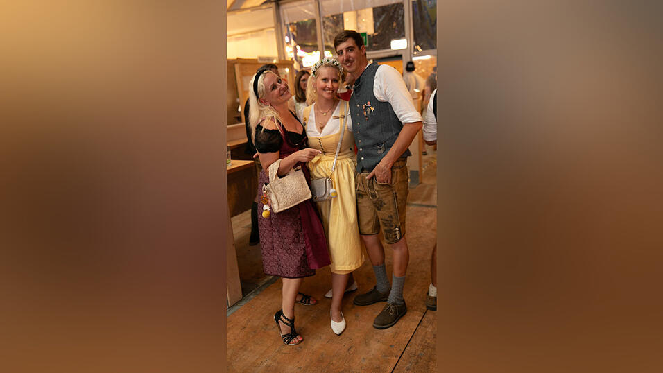 Die Partybilder vom Donnerstag, 14. August, aus dem Festzelt Reisinger. Die Partybilder vom Donnerstag, 14. August, aus dem Festzelt Reisinger.