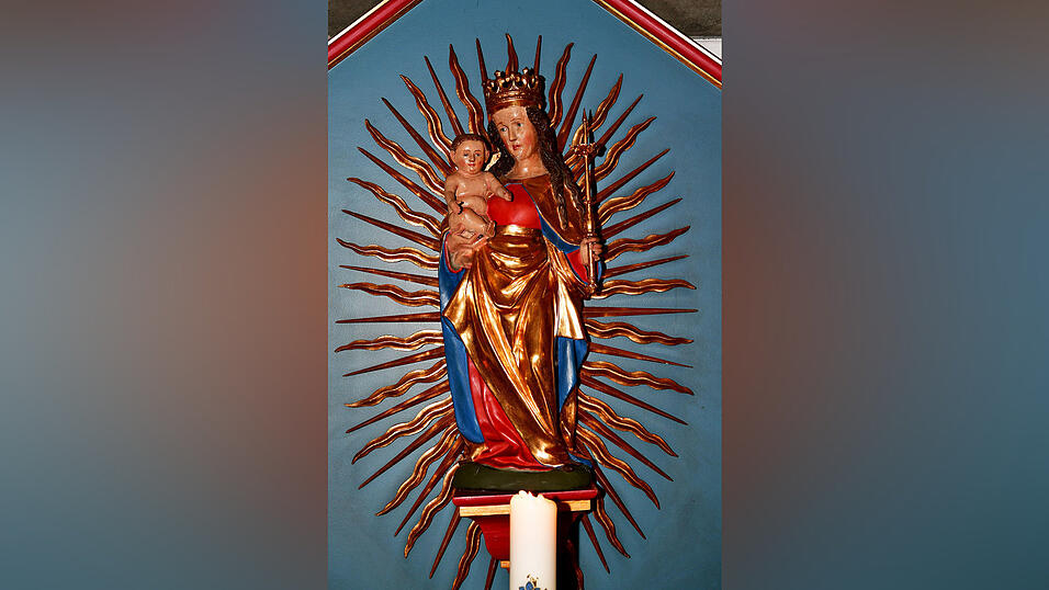 Am 1. Januar feiern Katholiken das Hochfest der Gottesmutter Maria, hier dargestellt mit einer Statue, die früher in der Kirche St. Nikolaus von Myra aufgestellt war.