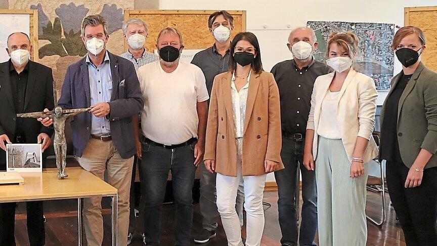 Sie bildeten die Jury beim Wettbewerb der Nepomuk-Statue. Sie bildeten die Jury beim Wettbewerb der Nepomuk-Statue.