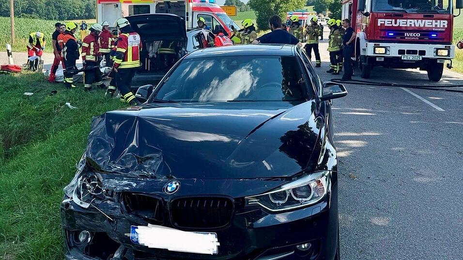 Der entgegenkommende 3er BMW fuhr frontal in die Beifahrerseite des abbiegenden BMW X1.