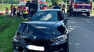 Der entgegenkommende 3er BMW fuhr frontal in die Beifahrerseite des abbiegenden BMW X1.