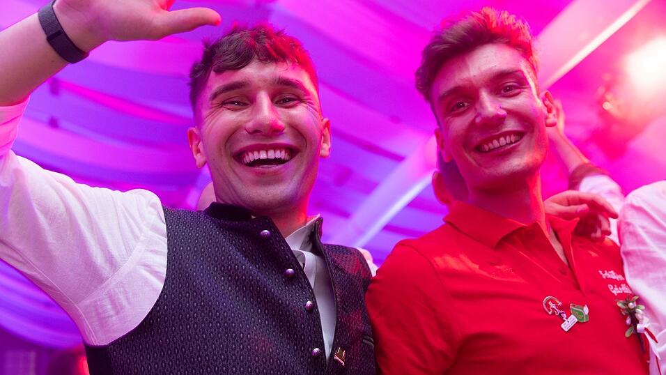 Die Partybilder vom Freitag, 7. August, aus dem Festzelt Wenisch. Die Partybilder vom Freitag, 7. August, aus dem Festzelt Wenisch.