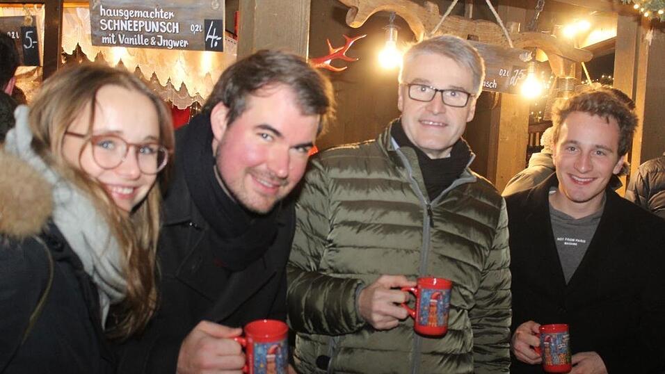 Es weihnachtet in Landshut. Am Donnerstag ist der Christkindlmarkt feierlich er&ouml;ffnet worden.