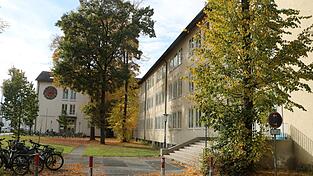 Außenansicht des OTH-Standortes in der Prüfeninger Straße.