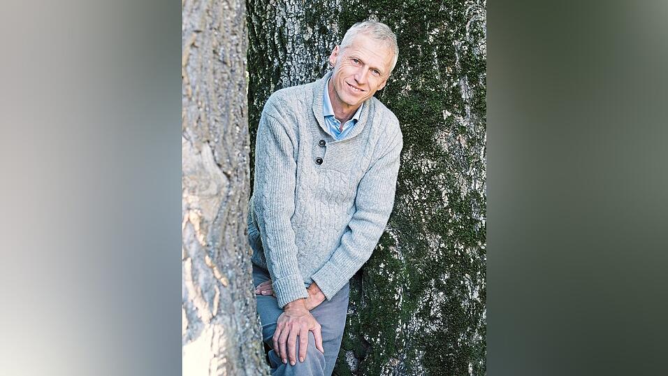 Erwin Thoma bezeichnet seine Zeit als F&ouml;rster im Wald als 'Lehrzeit'. Seitdem fordert er als Autor und Unternehmer: 'Wir sollten uns von der Natur einiges abschauen.'
