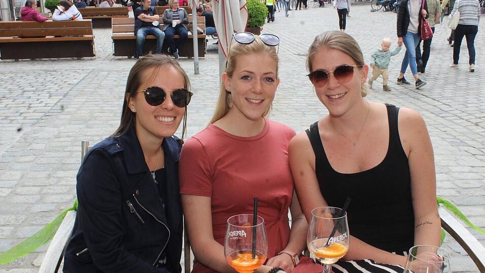 Die Landshuter genießen die neuen Freiheiten und das gute Wetter. Die Landshuter genießen die neuen Freiheiten und das gute Wetter.