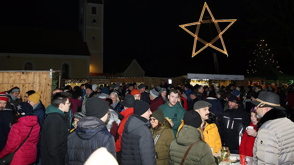 Der dritte 'Buchhausener Winterzauber' zog wieder viele Besucher in das kleine Dorf.