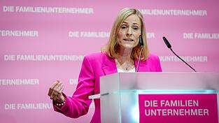 Marie-Christine Ostermann sucht als Präsidentin des Verbands der Familienunternehmer das Gespräch mit der AfD. Marie-Christine Ostermann sucht als Präsidentin des Verbands der Familienunternehmer das Gespräch mit der AfD.