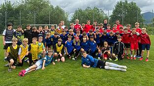H&ouml;hepunkt der sportlichen Wettbewerbe war ein internationales Fu&szlig;ballturnier mit mehreren Mannschaften.