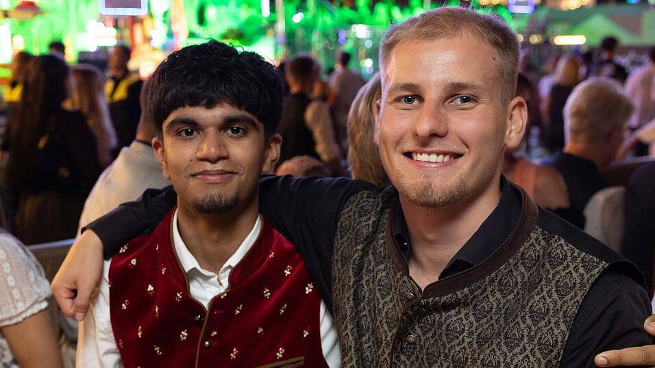 Die Partybilder vom Montag, 10. August, aus dem Festzelt Krönner. Die Partybilder vom Montag, 10. August, aus dem Festzelt Krönner.