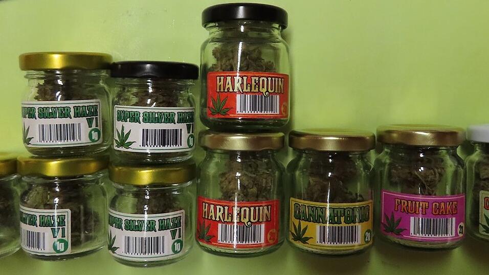 Diese Waren enthalten zuviel THC und sind daher in Deutschland nicht erlaubt, warnt die Polizei.