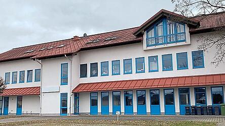 Wann die in Hohenthann geplante Flüchtlingsunterkunft bezugsfertig sein wird, ist noch unklar. Derzeit wird vom Vermieter der Mietvertrag geprüft.