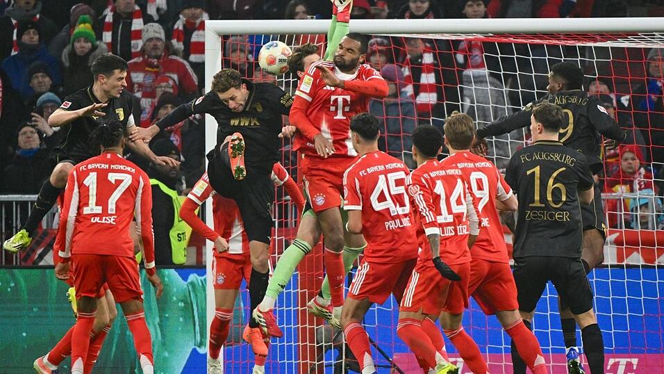 Bayern-Torh&uuml;ter Jonas Urbig sah beim 1:1 ungl&uuml;cklich aus.