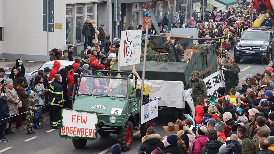 Beim Bogener Faschingsumzug war einiges geboten.