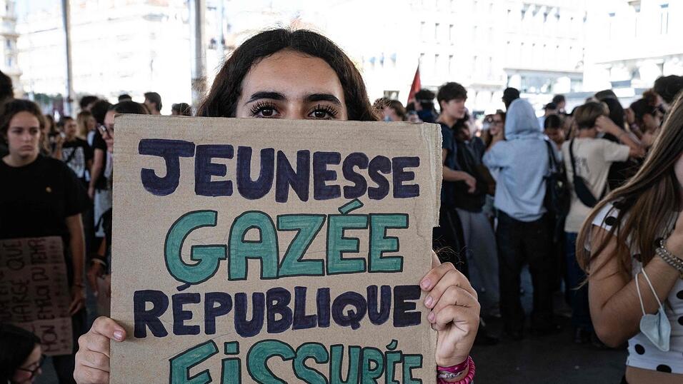 Protestierende Sch&uuml;ler rufen in Frankreich zu einem landesweiten Aktionstag auf. (Archivbild)