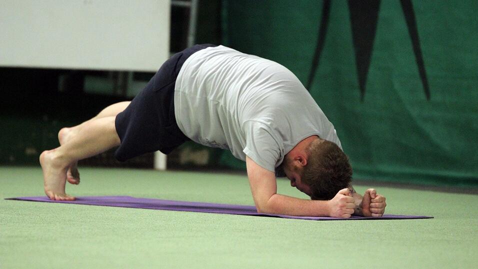 Wir haben Tigers-St&uuml;rmer Ren&eacute; R&ouml;thke beim 'Rock Your Body'-Bootcamp besucht. (Foto: Fabian Ro&szlig;mann)
