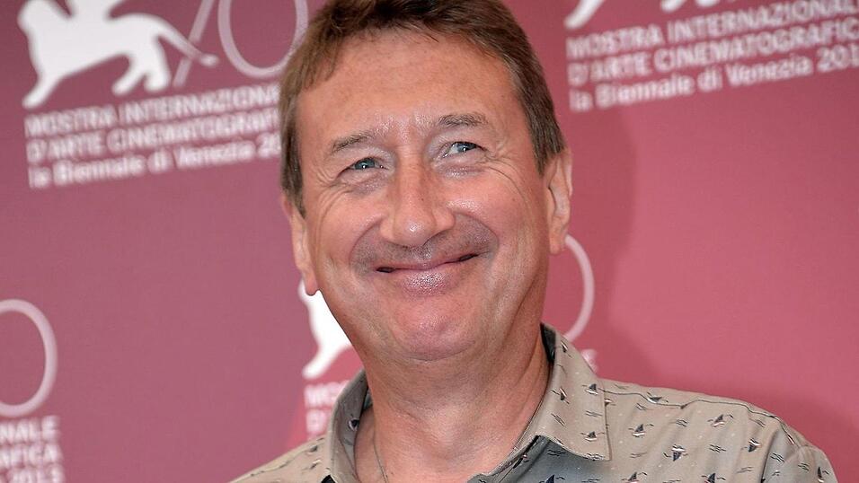 Steven Knight best&auml;tigte, dass er den ersten Drehbuchentwurf f&uuml;r den n&auml;chsten James-Bond-Film fertig hat. (Archivbild)