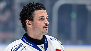 Stephan Daschner lief 341 für die Straubing Tigers auf. 2026/27 geht er für den Verein am Pulverturm in seine neunte Saison in Serie. Stephan Daschner lief 341 für die Straubing Tigers auf. 2026/27 geht er für den Verein am Pulverturm in seine neunte Saison in Serie.