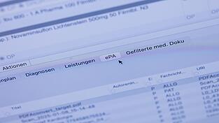 Patienten können ihre E-Akte in Praxen befüllen lassen, auch ohne selbst hineinzuschauen. (Archivbild)