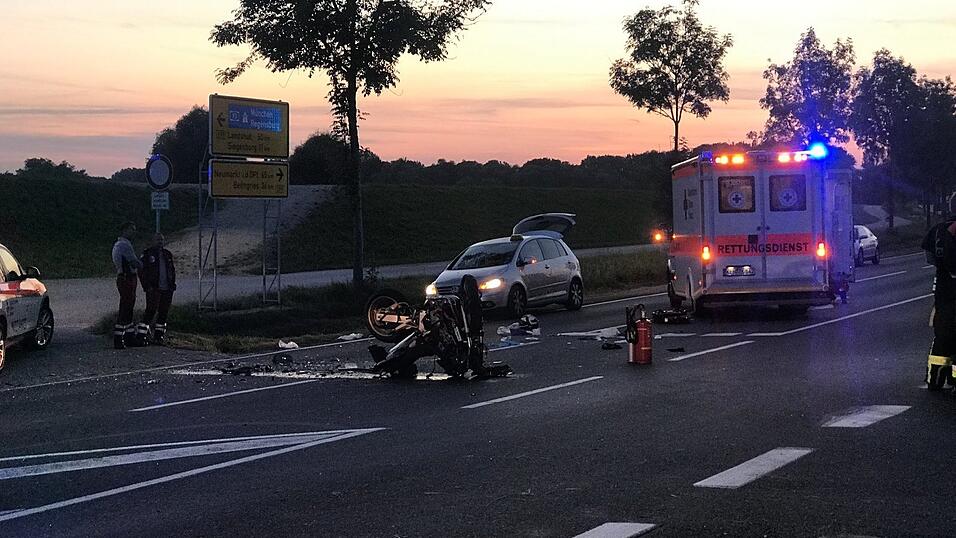 Auf der B299 bei Neustadt an der Donau hat sich am Mittwochabend ein tödlicher Unfall ereignet. Auf der B299 bei Neustadt an der Donau hat sich am Mittwochabend ein tödlicher Unfall ereignet.