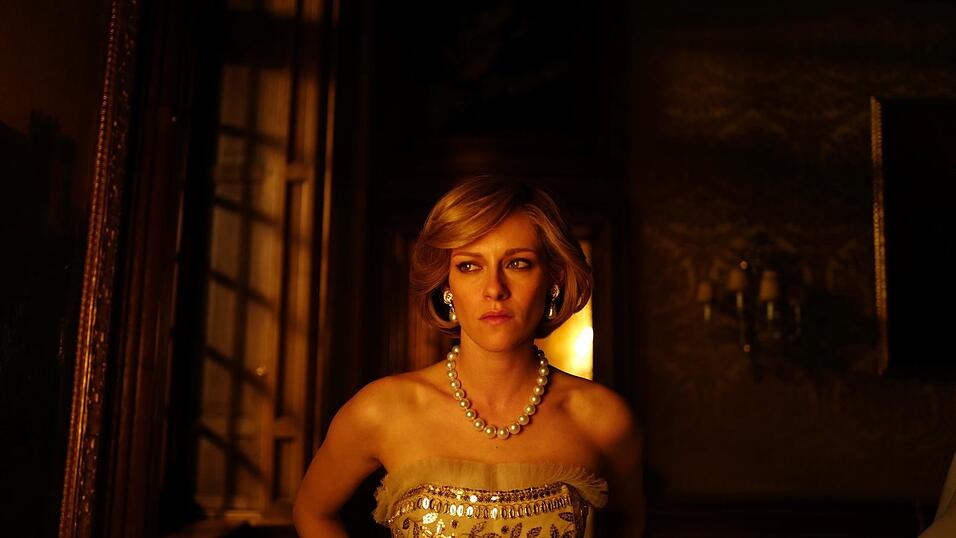 Zerrüttet, aber stark: Kristen Stewart als Lady Diana in 'Spencer' Zerrüttet, aber stark: Kristen Stewart als Lady Diana in 'Spencer'