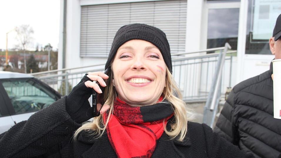 Viele Faschings-Fans haben sich am Samstag den Umzug in Langenbach angesehen. Viele Faschings-Fans haben sich am Samstag den Umzug in Langenbach angesehen.