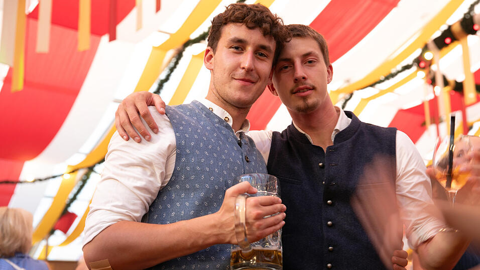 Die Partybilder vom Samstag, 9. August, aus dem Festzelt Krönner. Die Partybilder vom Samstag, 9. August, aus dem Festzelt Krönner.