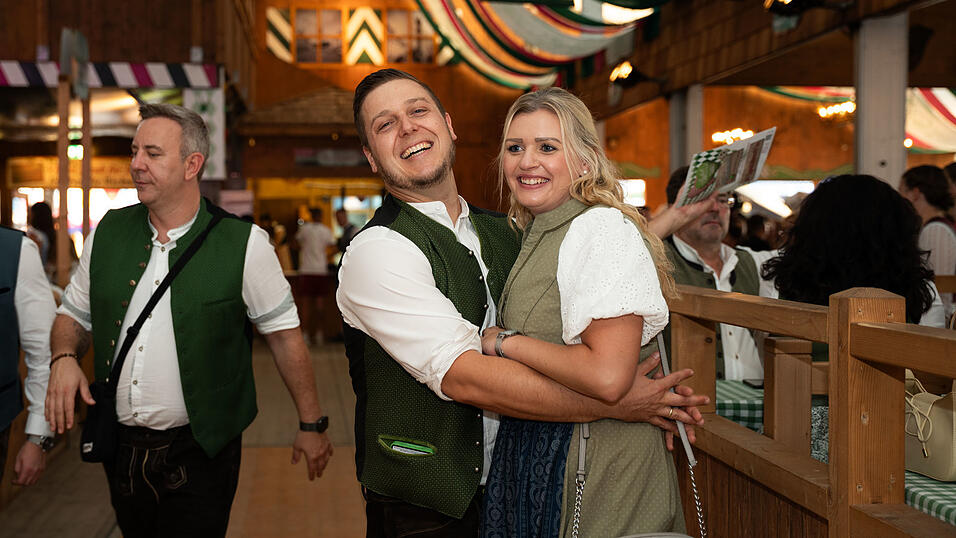 Die Partybilder vom Donnerstag, 13. August, aus dem Festzelt Weckmann. Die Partybilder vom Donnerstag, 13. August, aus dem Festzelt Weckmann.