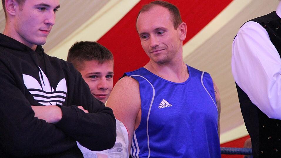 Im Lechner-Festzelt hie&szlig; es am Sonntag wieder 'Let&acute;s get ready to rumble'.