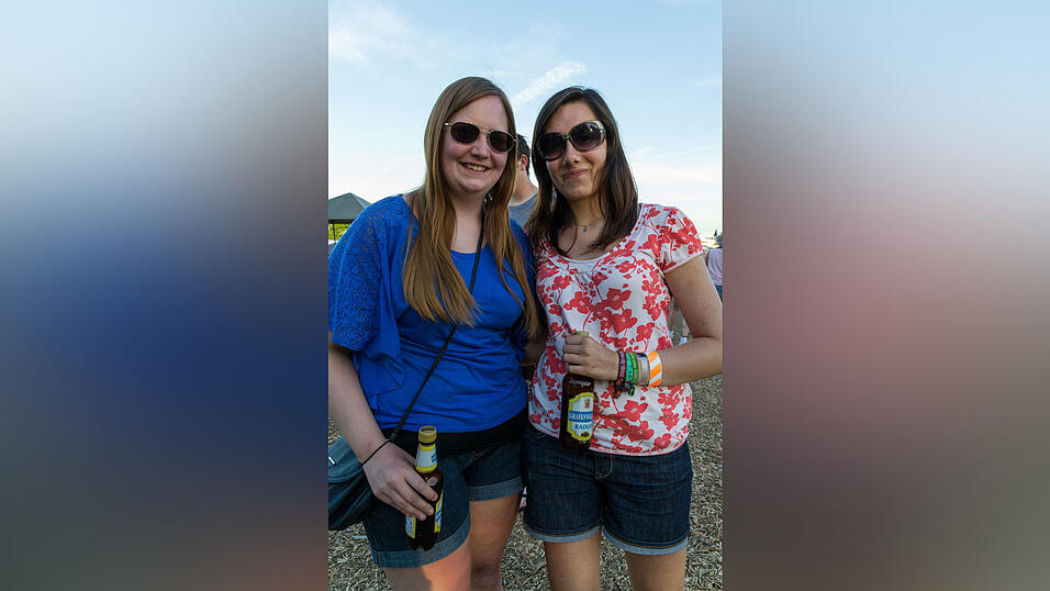 Ein Streifzug durch das Campinggelände: Trotz heißer Temperaturen sind die Festivalbesucher bestens gelaunt. (Foto: Susanne Raith) Ein Streifzug durch das Campinggelände: Trotz heißer Temperaturen sind die Festivalbesucher bestens gelaunt. (Foto: Susanne Raith)