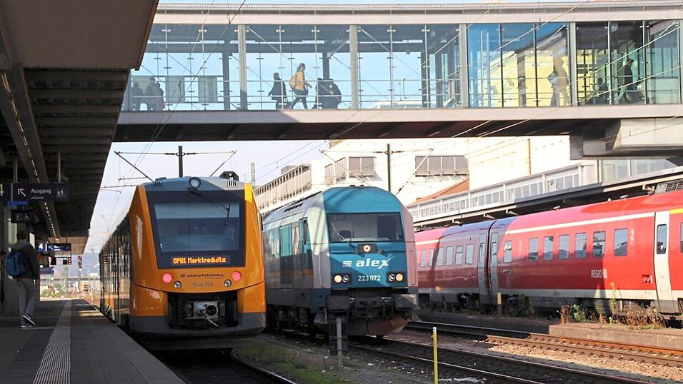 Der Regensburger Hauptbahnhof soll einen weiteren Bahnsteig erhalten.