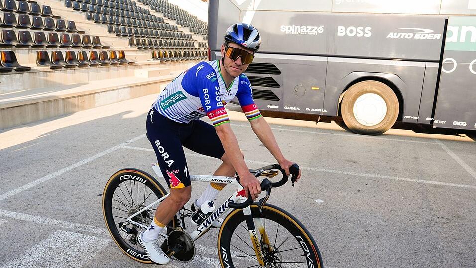 Belgien hofft: Remco Evenepoel f&auml;hrt erstmals die Flandern-Rundfahrt. (Archivbild)