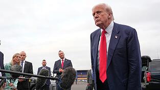 «Ich denke, beide Seiten wollen Fairness» - sagt der US-Präsident zum Auftakt seines Treffens mit der Kommissionspräsidentin. (Archivbild)