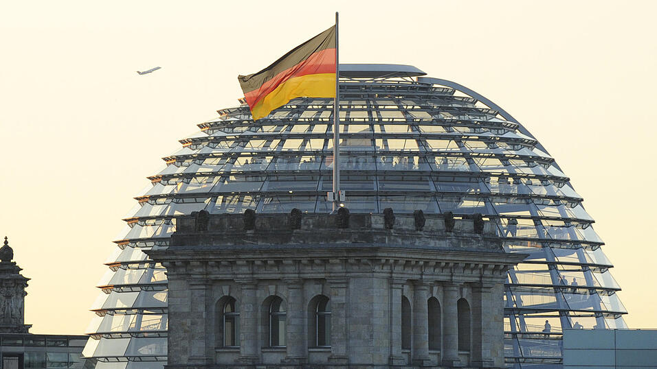 Im Bundestag läuft die letzte Sitzungswoche vor der parlamentarischen Sommerpause. Im Bundestag läuft die letzte Sitzungswoche vor der parlamentarischen Sommerpause.