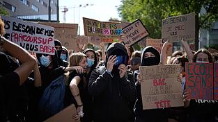 Seit Wochen demonstrieren die Schülerinnen und Schüler (Archivbild). Seit Wochen demonstrieren die Schülerinnen und Schüler (Archivbild).
