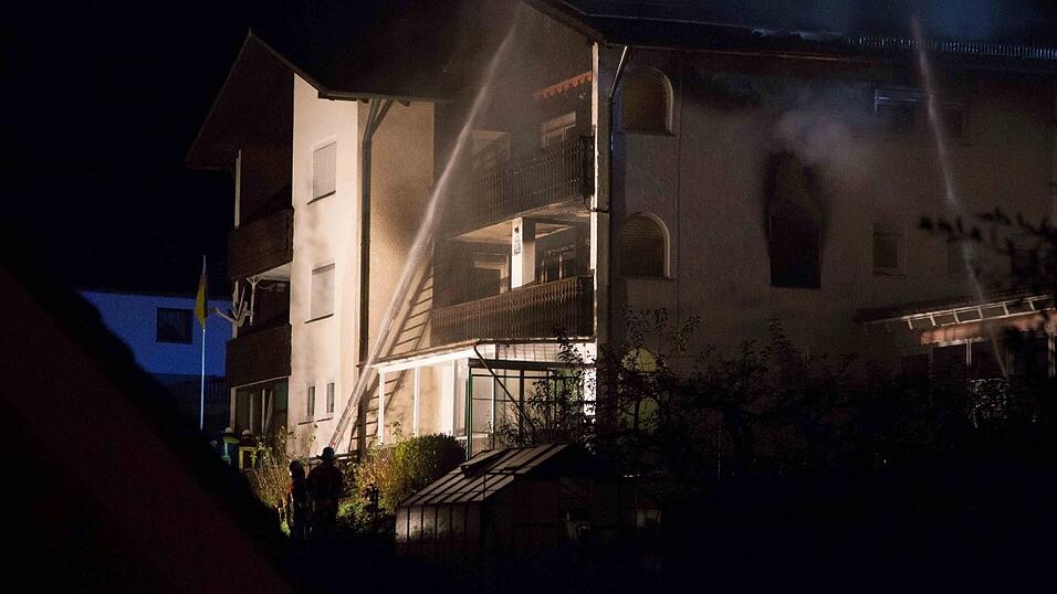 Bei einem Brand in Moosthenning im Landkreis Dingolfing-Landau wurde eine 91-J&auml;hrige lebensgef&auml;hrlich verletzt.