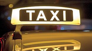 Einige Landkreise in Bayern bieten verg&uuml;nstigte Taxifahrten an, um die Mobilit&auml;t zu f&ouml;rdern.&nbsp;