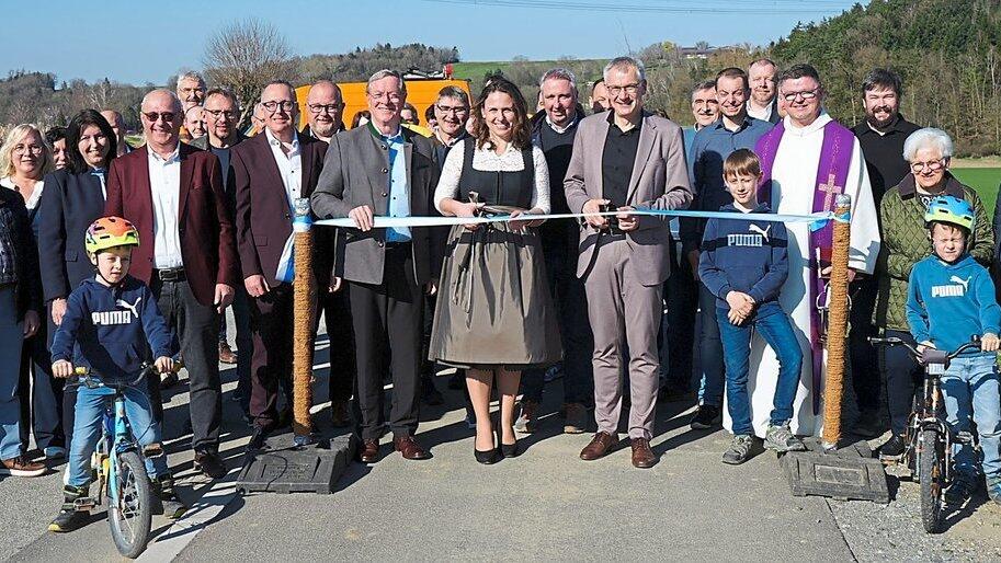 Offizielle Freigabe des 850 Meter langen Rad- und Gehwegs