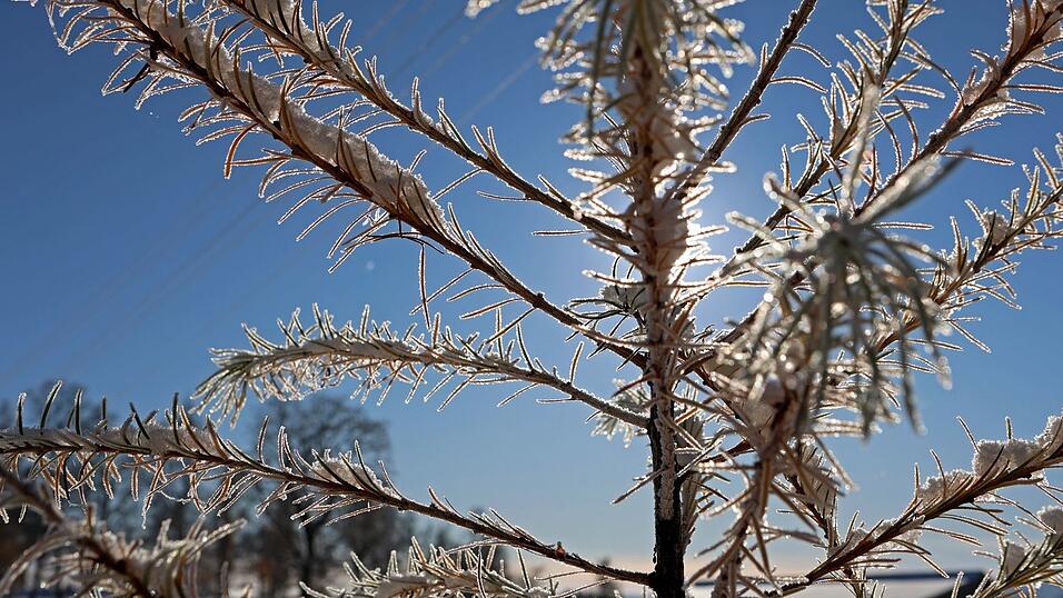 Am Sonntagabend und Montagmorgen d&uuml;rfte es an vielen Orten glatt werden.